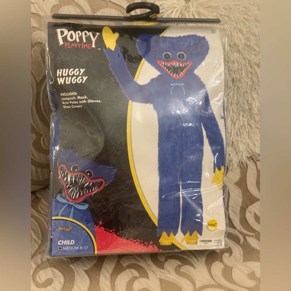 Huggy wuggy Child’s costume size 8/10